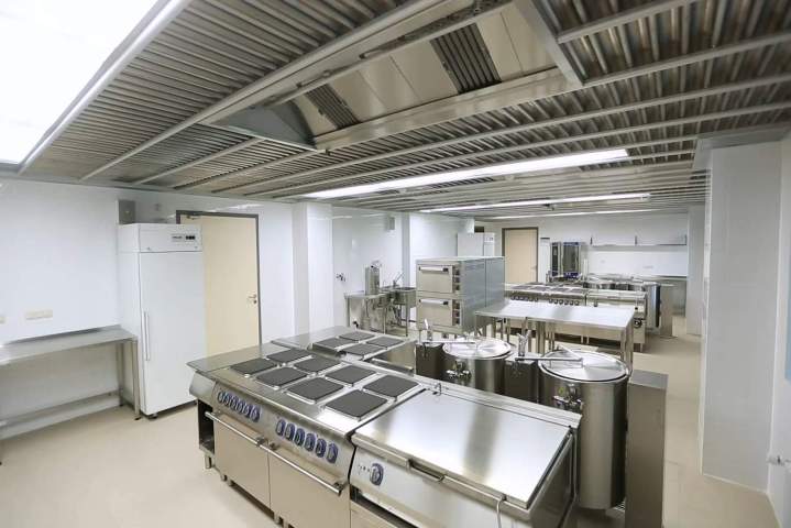 Un matériel de cuisine complet en inox Clermont-Ferrand